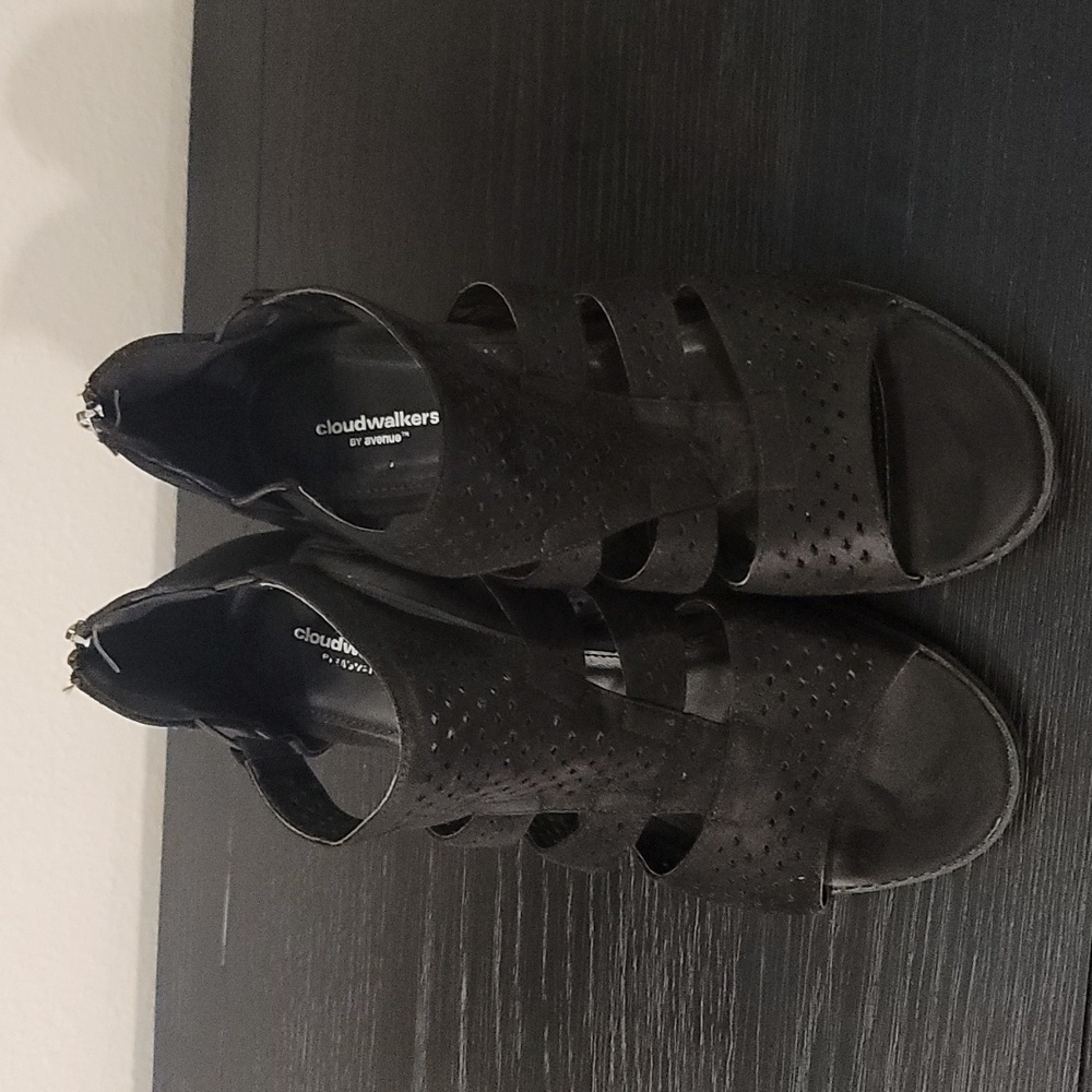 CLOUD WALKERS by AVENUE ROY PERFORATED OPEN TOE ANKLE BOOTS